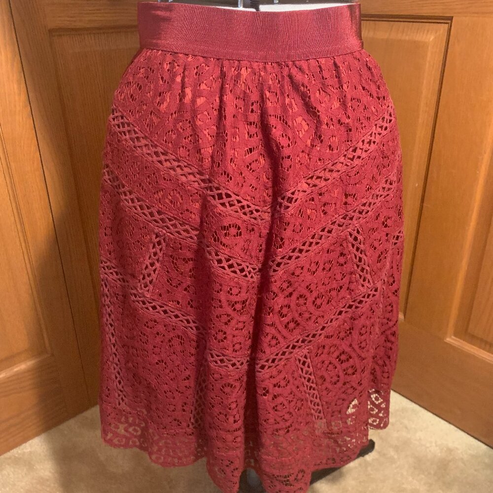 Ann Taylor lace skirt, excellent pre-owned condition